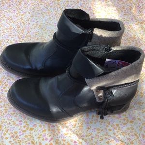 Rieker Ankle Boots in black with fleece trim.
